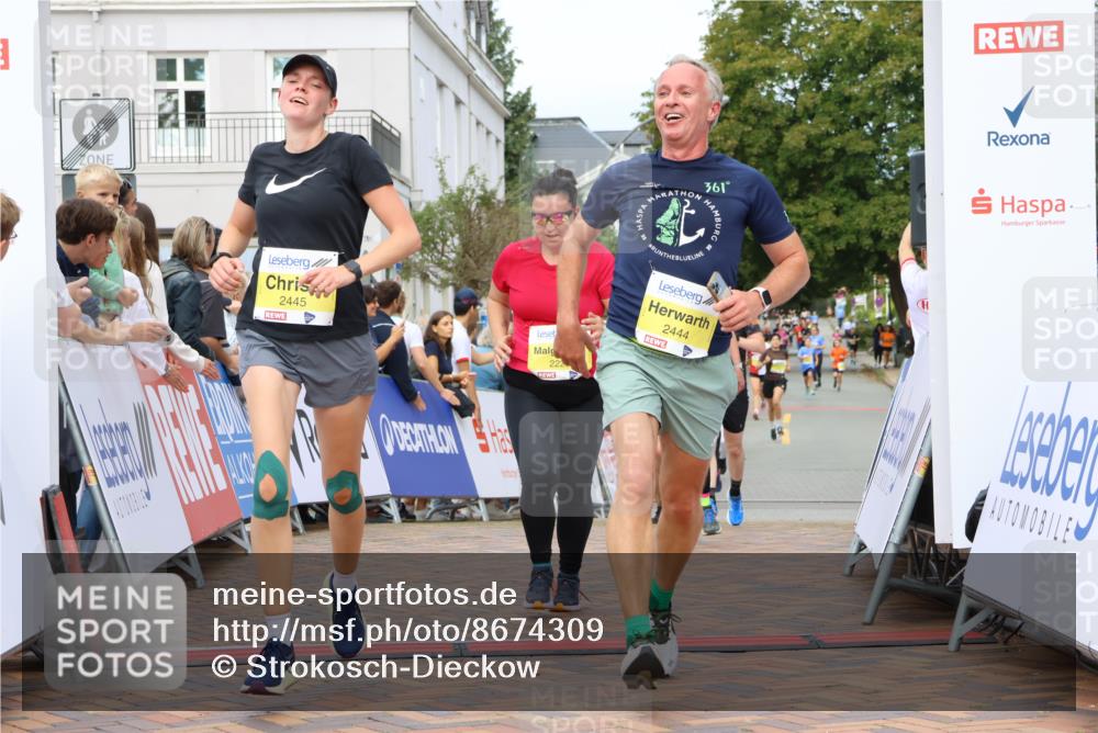 31.08.2025 - 21. Blankeneser Heldenlauf Strokosch-Dieckow http://msf.ph/oto/8674309 31.08.2025 10:30:15 Ziel 2445, 2444, 2616, 2253, 2226, 2588, 2731, 2543 meine-sportfotos.de