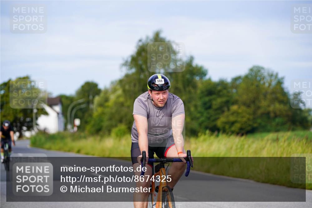 31.08.2025 - Elbe Triathlon Hamburg Michael Burmester http://msf.ph/oto/8674325 31.08.2025 10:14:44 Radfahren 566, 643, 679, 756 meine-sportfotos.de