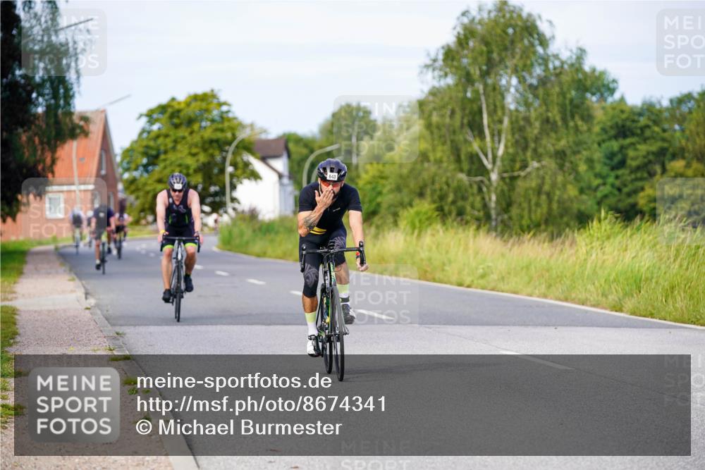 31.08.2025 - Elbe Triathlon Hamburg Michael Burmester http://msf.ph/oto/8674341 31.08.2025 10:14:46 Radfahren 566, 615, 643, 679, 756 meine-sportfotos.de