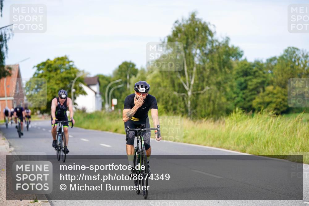 31.08.2025 - Elbe Triathlon Hamburg Michael Burmester http://msf.ph/oto/8674349 31.08.2025 10:14:46 Radfahren 566, 615, 643, 679, 756 meine-sportfotos.de
