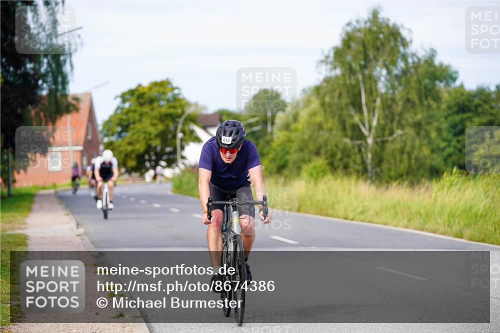 31.08.2025 - Elbe Triathlon Hamburg Michael Burmester http://msf.ph/oto/8674386 31.08.2025 10:14:52 Radfahren 615, 617, 679, 717, 800 meine-sportfotos.de