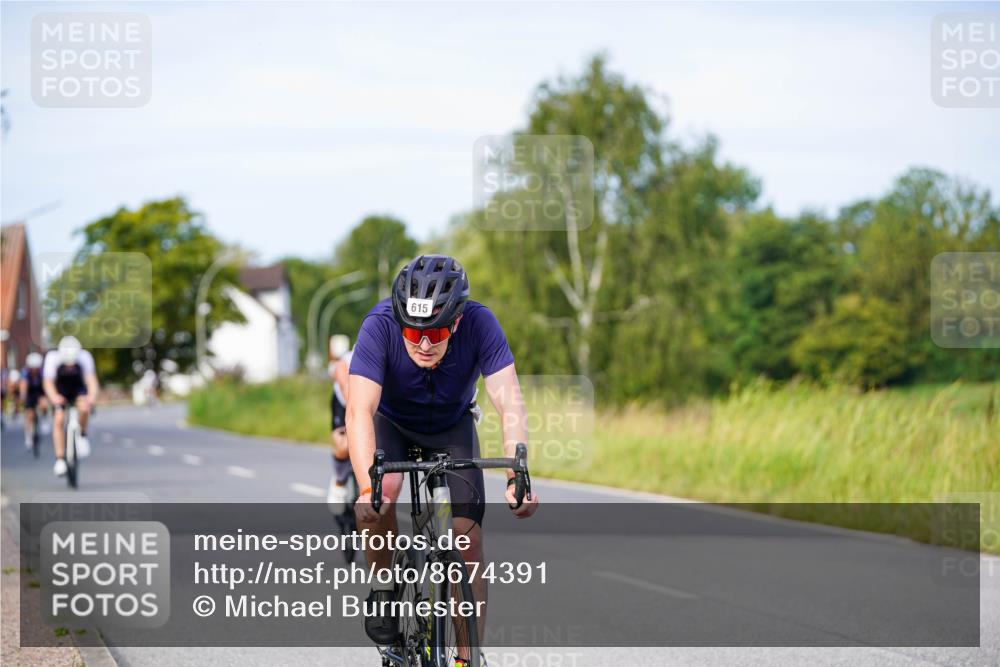 31.08.2025 - Elbe Triathlon Hamburg Michael Burmester http://msf.ph/oto/8674391 31.08.2025 10:14:52 Radfahren 615, 617, 679, 717, 800 meine-sportfotos.de