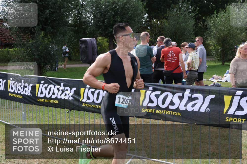 31.08.2025 - Elbe Triathlon Hamburg Luisa Fischer http://msf.ph/oto/8674451 31.08.2025 11:34:49 Laufen 1207 meine-sportfotos.de