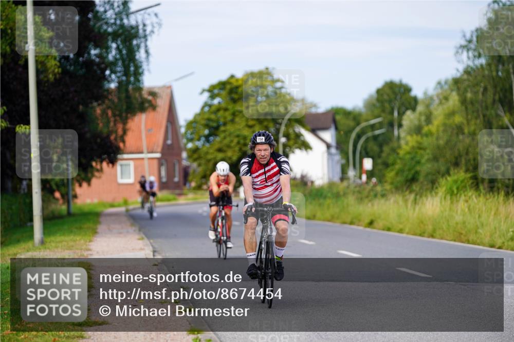 31.08.2025 - Elbe Triathlon Hamburg Michael Burmester http://msf.ph/oto/8674454 31.08.2025 10:15:01 Radfahren 455, 758, 800 meine-sportfotos.de
