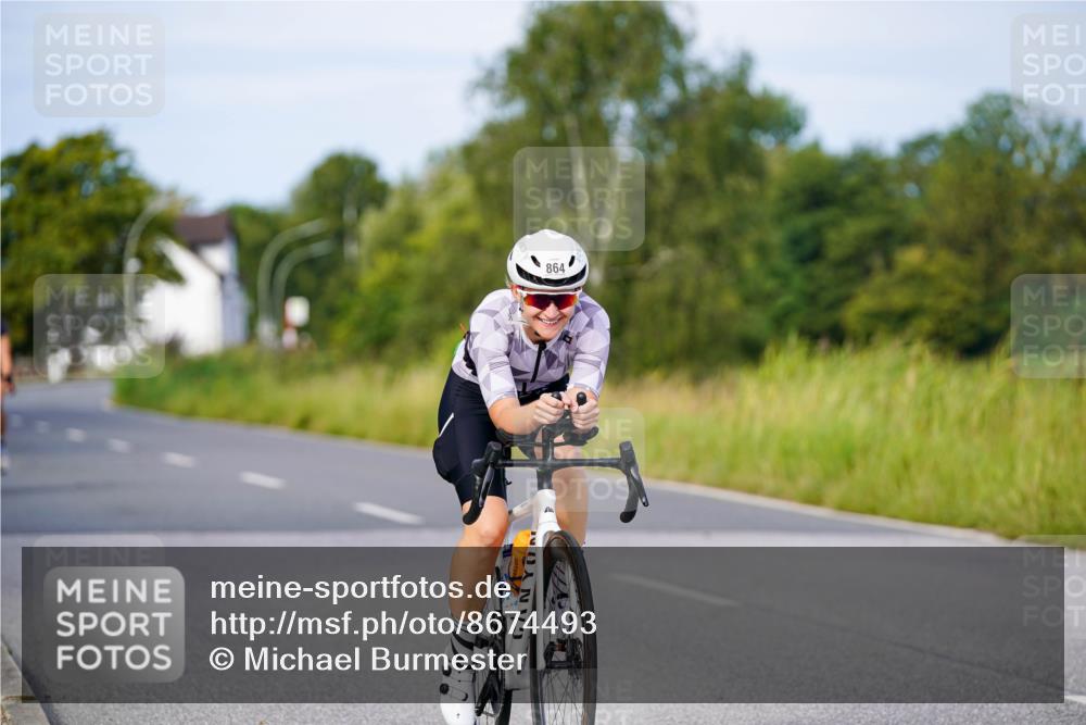31.08.2025 - Elbe Triathlon Hamburg Michael Burmester http://msf.ph/oto/8674493 31.08.2025 10:15:10 Radfahren 707, 835, 864 meine-sportfotos.de