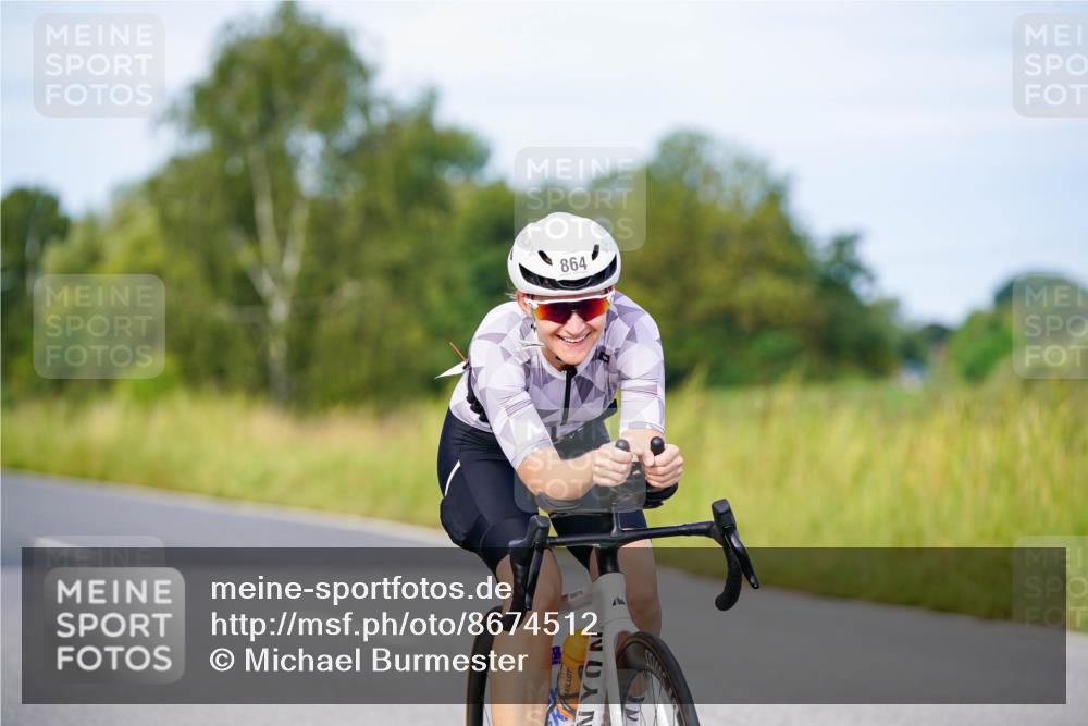 31.08.2025 - Elbe Triathlon Hamburg Michael Burmester http://msf.ph/oto/8674512 31.08.2025 10:15:10 Radfahren 707, 835, 864 meine-sportfotos.de