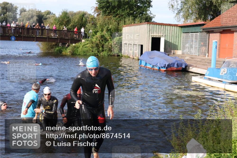 31.08.2025 - Elbe Triathlon Hamburg Luisa Fischer http://msf.ph/oto/8674514 31.08.2025 08:48:02 Schwimmen 258, 297, 329, 330, 341 meine-sportfotos.de