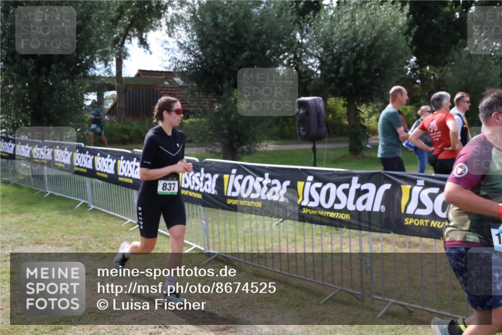 31.08.2025 - Elbe Triathlon Hamburg Luisa Fischer http://msf.ph/oto/8674525 31.08.2025 11:35:45 Laufen 837, 1 meine-sportfotos.de