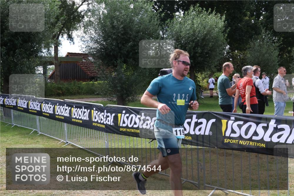 31.08.2025 - Elbe Triathlon Hamburg Luisa Fischer http://msf.ph/oto/8674544 31.08.2025 11:35:53 Laufen 2025, 119 meine-sportfotos.de