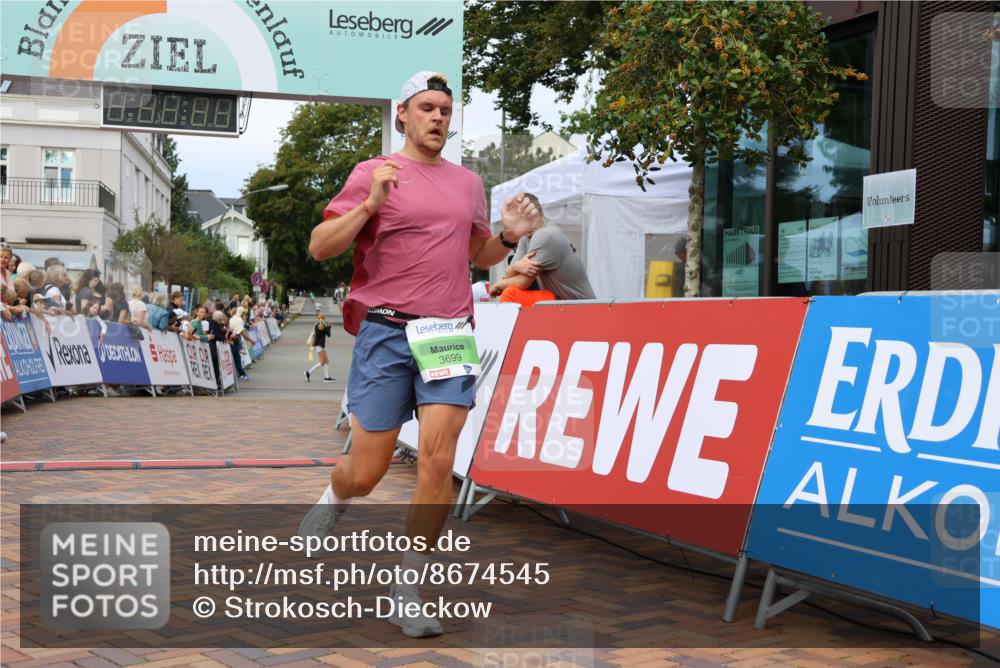 31.08.2025 - 21. Blankeneser Heldenlauf Strokosch-Dieckow http://msf.ph/oto/8674545 31.08.2025 10:50:33 Ziel 3699, 3354, 3564 meine-sportfotos.de