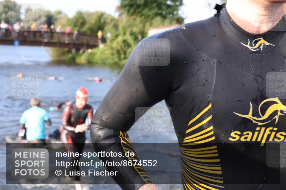 31.08.2025 - Elbe Triathlon Hamburg Luisa Fischer http://msf.ph/oto/8674552 31.08.2025 08:48:07 Schwimmen 258, 297, 299, 329, 341 meine-sportfotos.de