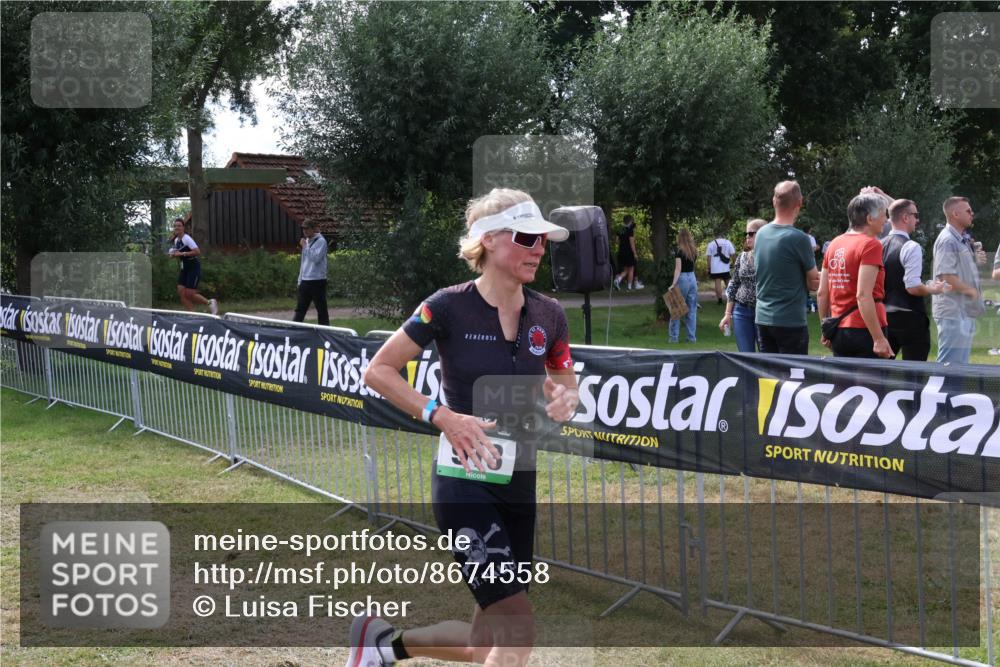 31.08.2025 - Elbe Triathlon Hamburg Luisa Fischer http://msf.ph/oto/8674558 31.08.2025 11:36:05 Laufen  meine-sportfotos.de
