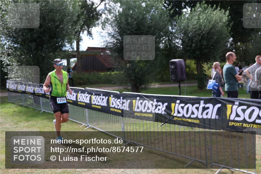 31.08.2025 - Elbe Triathlon Hamburg Luisa Fischer http://msf.ph/oto/8674577 31.08.2025 11:36:17 Laufen 1250 meine-sportfotos.de