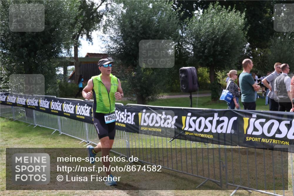 31.08.2025 - Elbe Triathlon Hamburg Luisa Fischer http://msf.ph/oto/8674582 31.08.2025 11:36:17 Laufen 1250 meine-sportfotos.de
