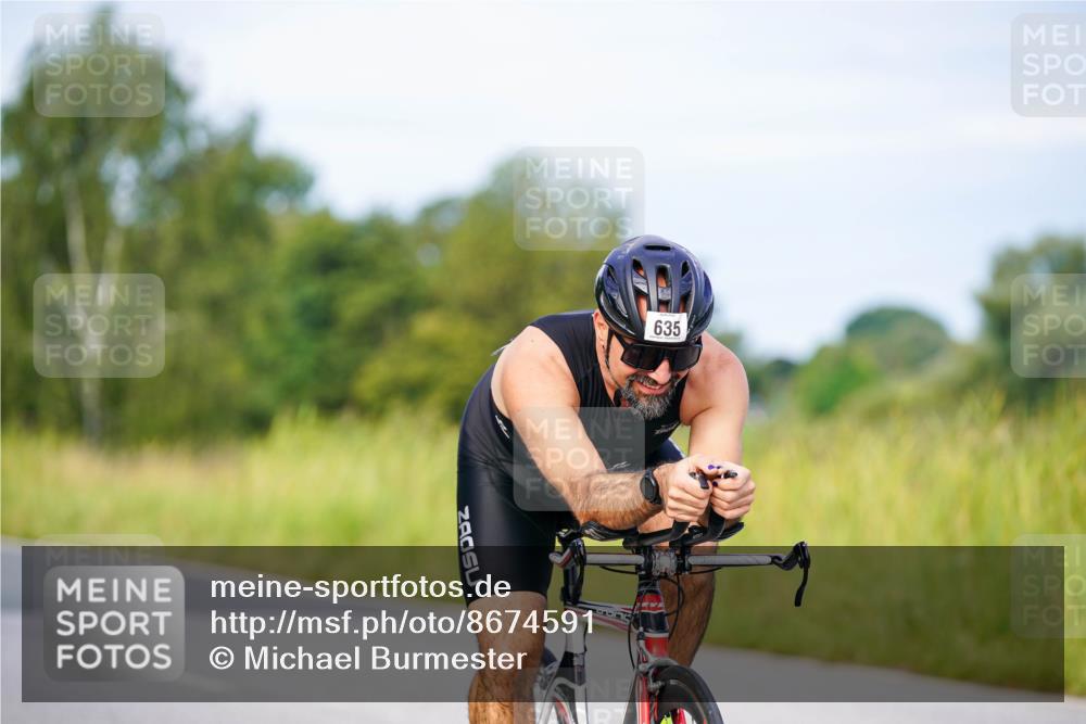 31.08.2025 - Elbe Triathlon Hamburg Michael Burmester http://msf.ph/oto/8674591 31.08.2025 10:15:22 Radfahren 610, 635 meine-sportfotos.de
