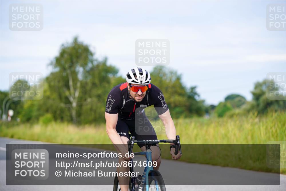 31.08.2025 - Elbe Triathlon Hamburg Michael Burmester http://msf.ph/oto/8674609 31.08.2025 10:15:24 Radfahren 610, 635 meine-sportfotos.de