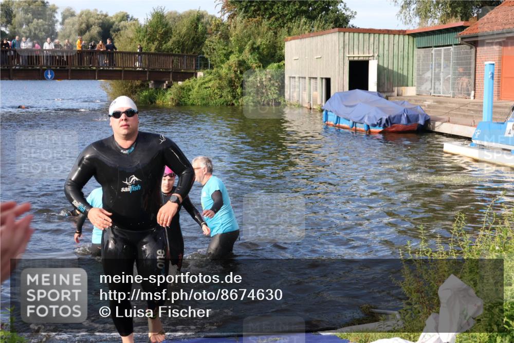 31.08.2025 - Elbe Triathlon Hamburg Luisa Fischer http://msf.ph/oto/8674630 31.08.2025 08:48:33 Schwimmen 289, 361, 374 meine-sportfotos.de