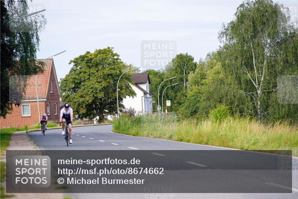 31.08.2025 - Elbe Triathlon Hamburg Michael Burmester http://msf.ph/oto/8674662 31.08.2025 10:15:45 Radfahren 579, 605, 811 meine-sportfotos.de
