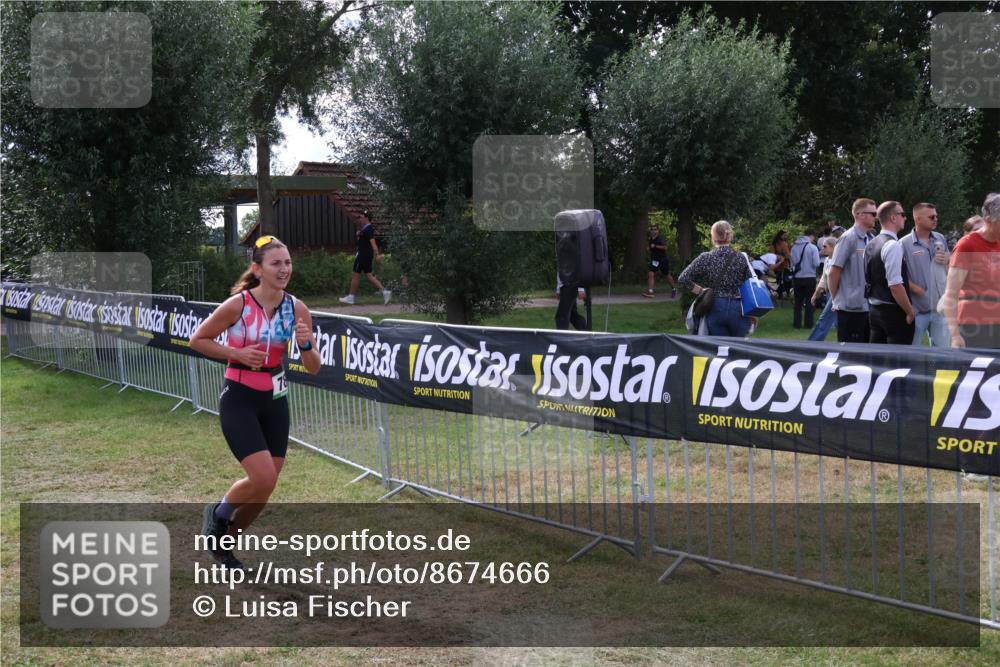 31.08.2025 - Elbe Triathlon Hamburg Luisa Fischer http://msf.ph/oto/8674666 31.08.2025 11:36:55 Laufen  meine-sportfotos.de