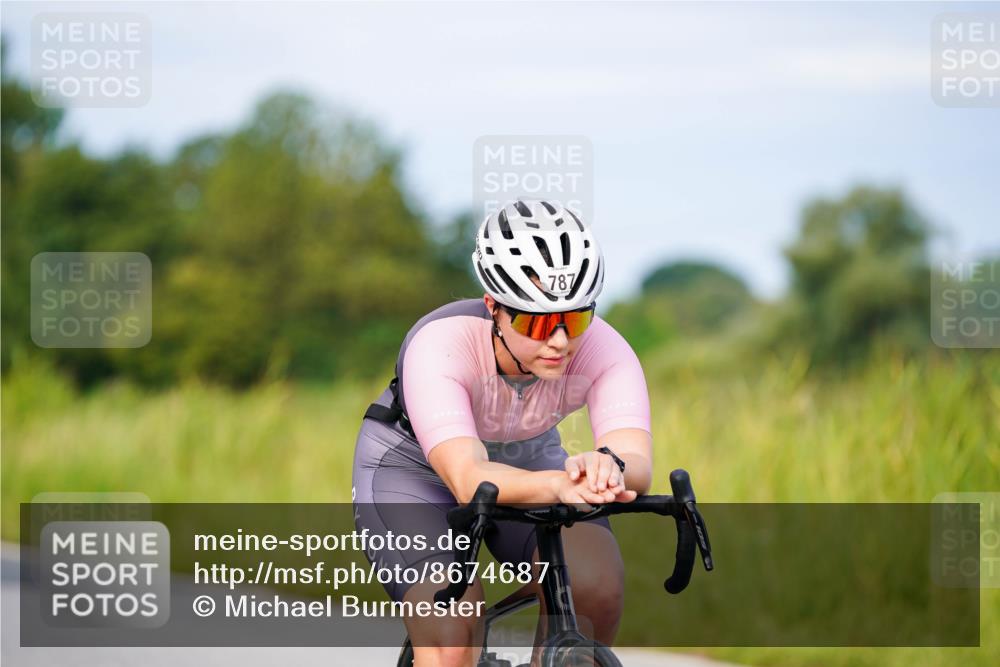 31.08.2025 - Elbe Triathlon Hamburg Michael Burmester http://msf.ph/oto/8674687 31.08.2025 10:15:55 Radfahren 438, 624, 787 meine-sportfotos.de