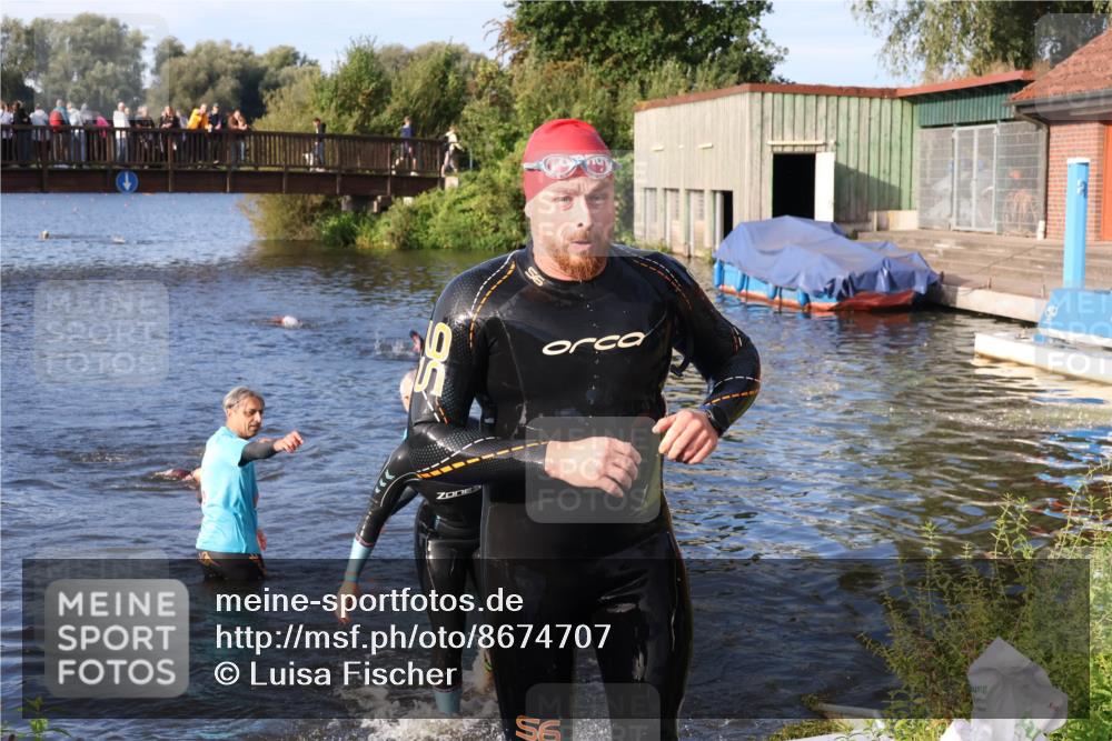31.08.2025 - Elbe Triathlon Hamburg Luisa Fischer http://msf.ph/oto/8674707 31.08.2025 08:49:30 Schwimmen 173, 294, 327 meine-sportfotos.de