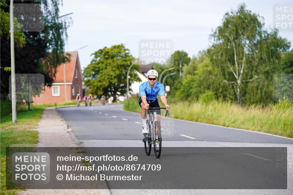 31.08.2025 - Elbe Triathlon Hamburg Michael Burmester http://msf.ph/oto/8674709 31.08.2025 10:16:00 Radfahren 438, 624 meine-sportfotos.de
