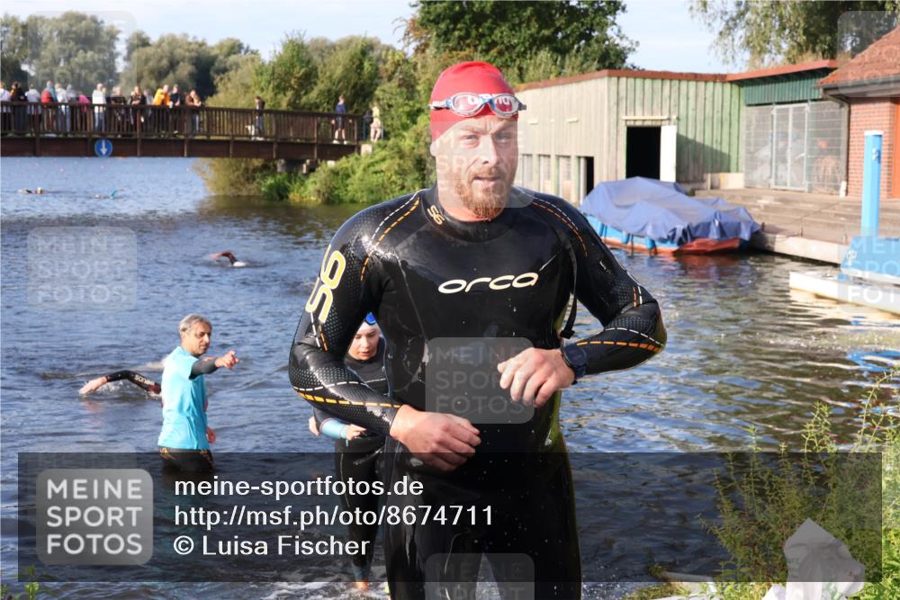 31.08.2025 - Elbe Triathlon Hamburg Luisa Fischer http://msf.ph/oto/8674711 31.08.2025 08:49:30 Schwimmen 173, 294, 327 meine-sportfotos.de