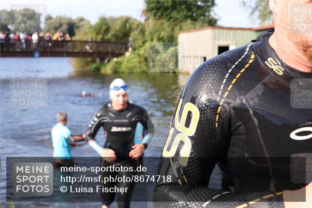 31.08.2025 - Elbe Triathlon Hamburg Luisa Fischer http://msf.ph/oto/8674718 31.08.2025 08:49:31 Schwimmen 173, 294, 327 meine-sportfotos.de