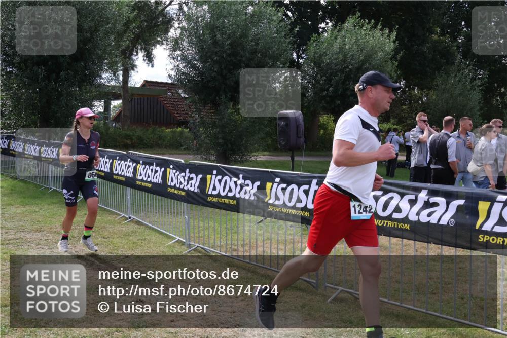 31.08.2025 - Elbe Triathlon Hamburg Luisa Fischer http://msf.ph/oto/8674724 31.08.2025 11:37:09 Laufen 866, 1242 meine-sportfotos.de