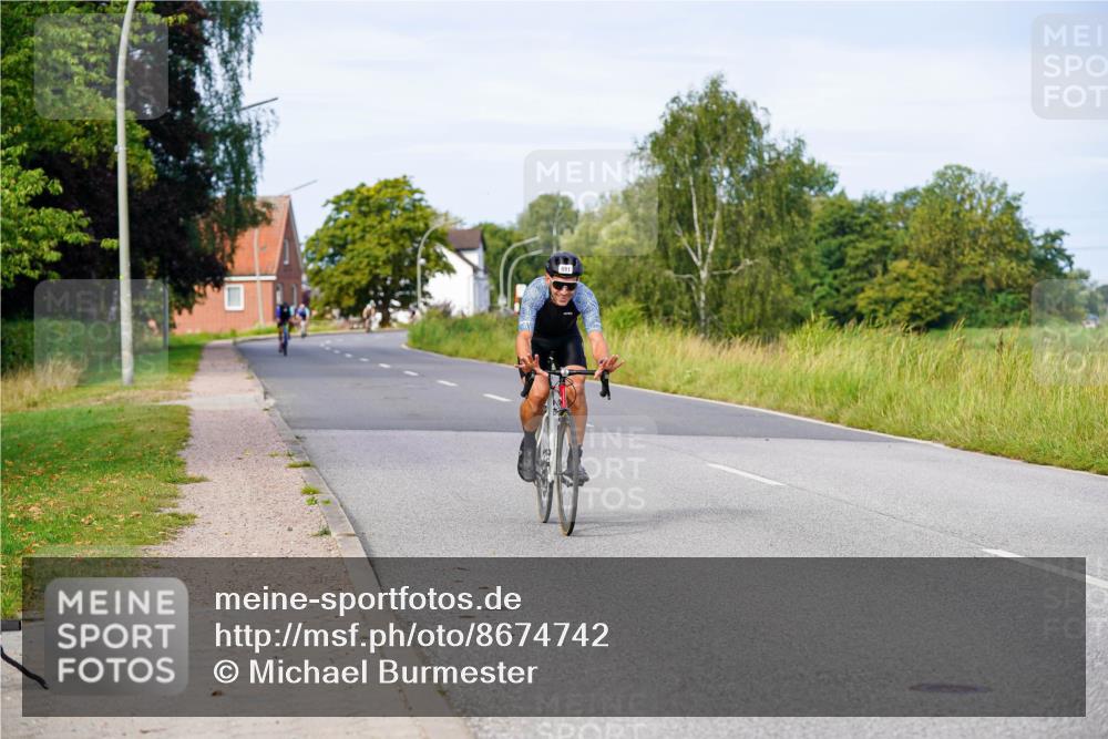 31.08.2025 - Elbe Triathlon Hamburg Michael Burmester http://msf.ph/oto/8674742 31.08.2025 10:16:19 Radfahren 691, 723, 919 meine-sportfotos.de