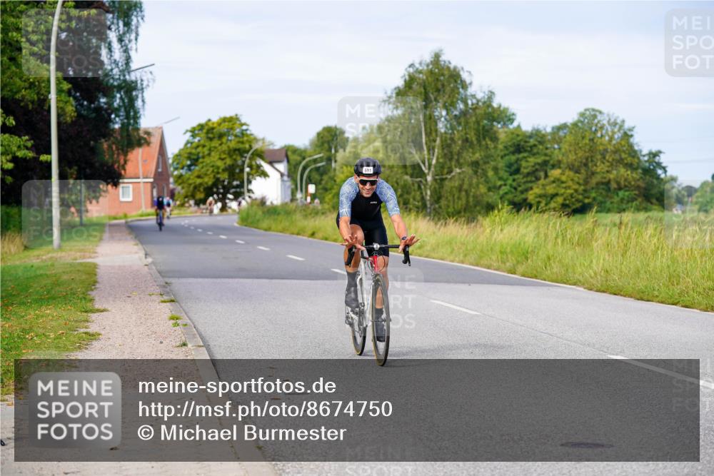 31.08.2025 - Elbe Triathlon Hamburg Michael Burmester http://msf.ph/oto/8674750 31.08.2025 10:16:19 Radfahren 691, 723, 919 meine-sportfotos.de