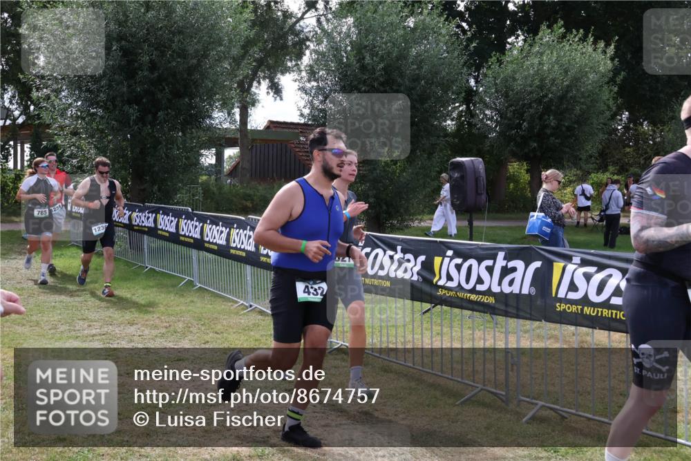 31.08.2025 - Elbe Triathlon Hamburg Luisa Fischer http://msf.ph/oto/8674757 31.08.2025 11:37:27 Laufen 785, 231, 123, 432, 021 meine-sportfotos.de