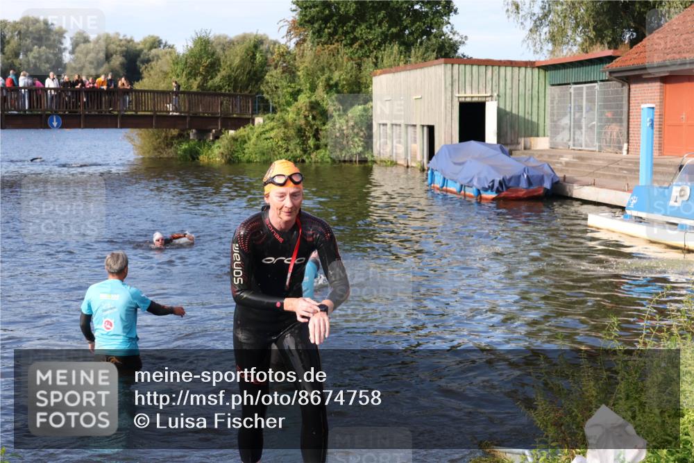 31.08.2025 - Elbe Triathlon Hamburg Luisa Fischer http://msf.ph/oto/8674758 31.08.2025 08:49:40 Schwimmen 253, 327 meine-sportfotos.de