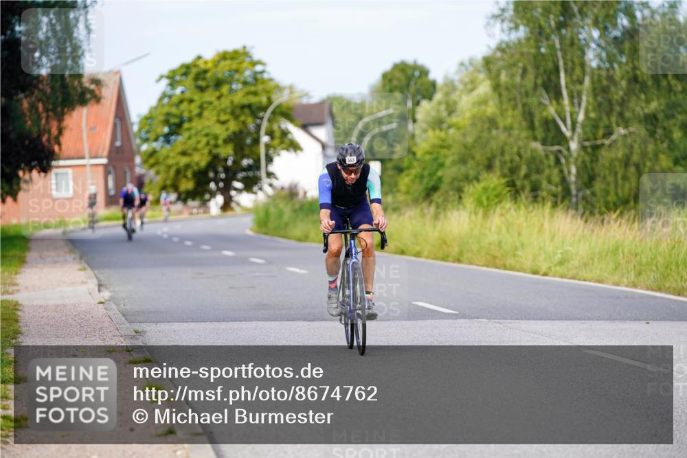 31.08.2025 - Elbe Triathlon Hamburg Michael Burmester http://msf.ph/oto/8674762 31.08.2025 10:16:26 Radfahren 563 meine-sportfotos.de