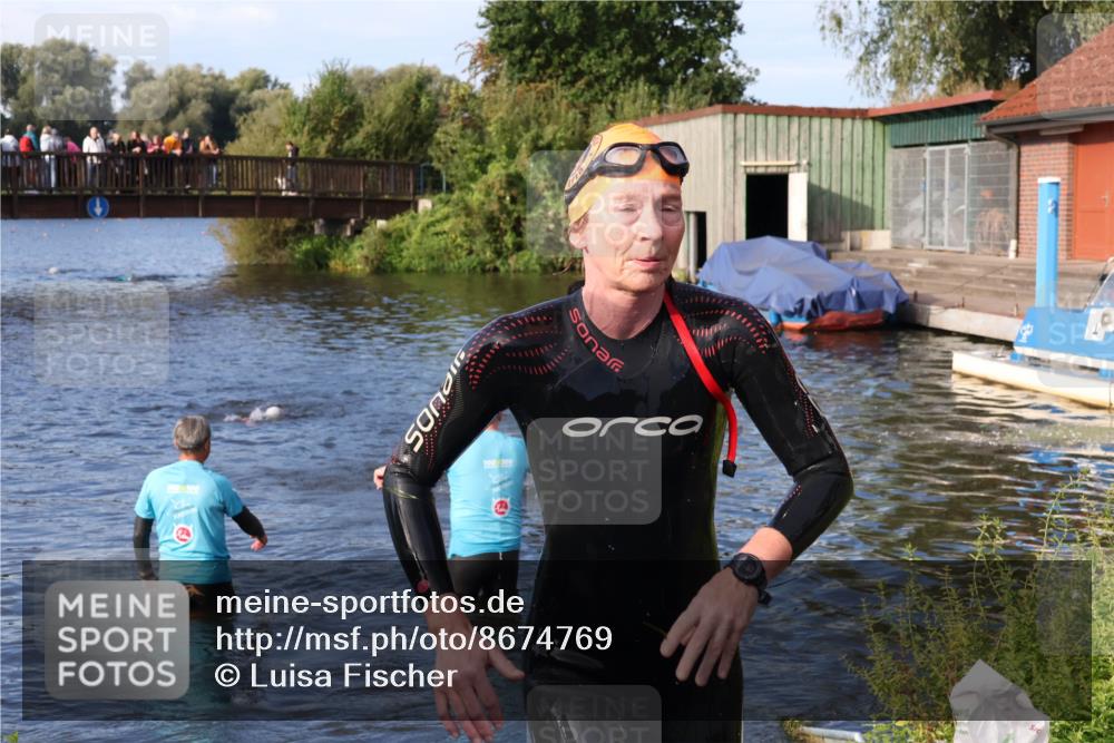 31.08.2025 - Elbe Triathlon Hamburg Luisa Fischer http://msf.ph/oto/8674769 31.08.2025 08:49:42 Schwimmen 253, 327 meine-sportfotos.de