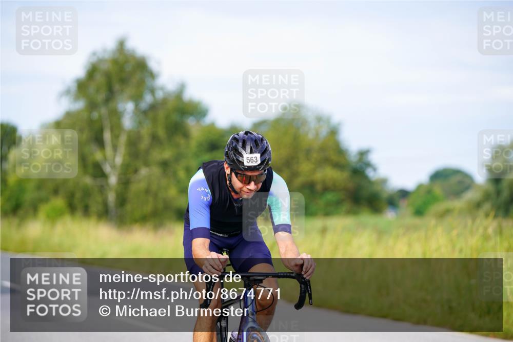 31.08.2025 - Elbe Triathlon Hamburg Michael Burmester http://msf.ph/oto/8674771 31.08.2025 10:16:27 Radfahren 563 meine-sportfotos.de