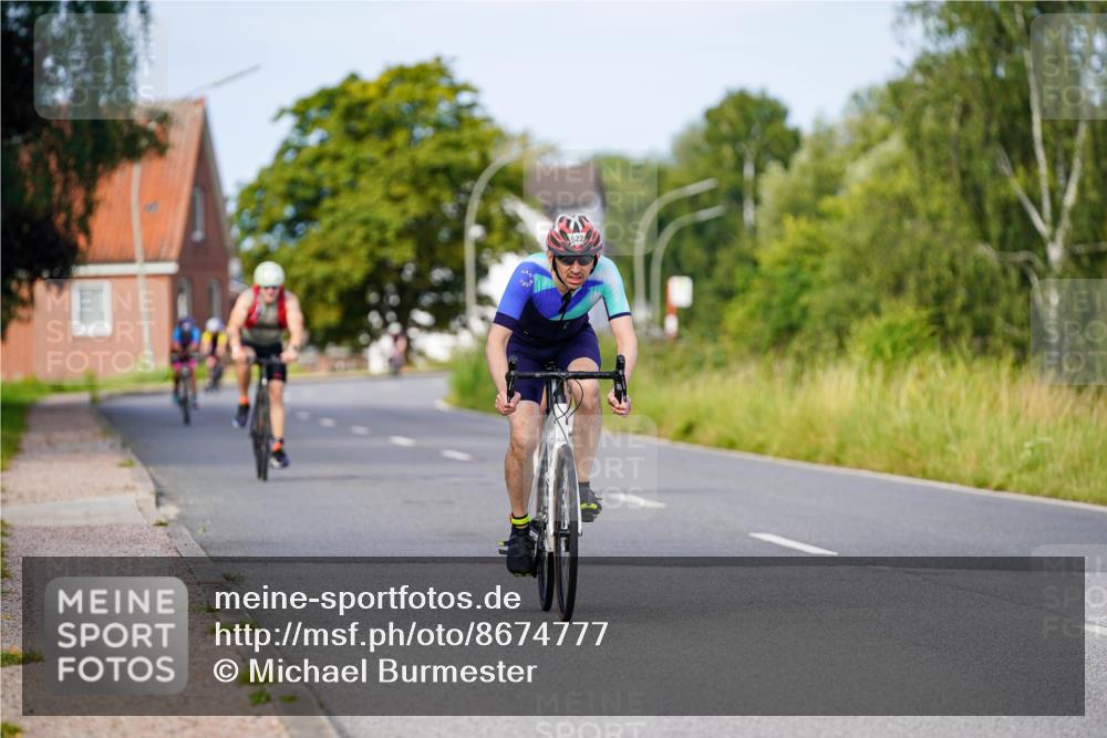 31.08.2025 - Elbe Triathlon Hamburg Michael Burmester http://msf.ph/oto/8674777 31.08.2025 10:16:35 Radfahren 562, 622, 896 meine-sportfotos.de