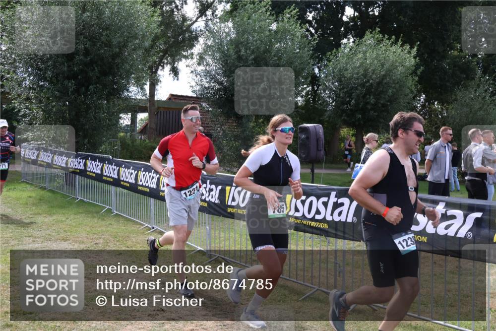 31.08.2025 - Elbe Triathlon Hamburg Luisa Fischer http://msf.ph/oto/8674785 31.08.2025 11:37:30 Laufen 771, 1231, 3, 85, 123, 7001 meine-sportfotos.de