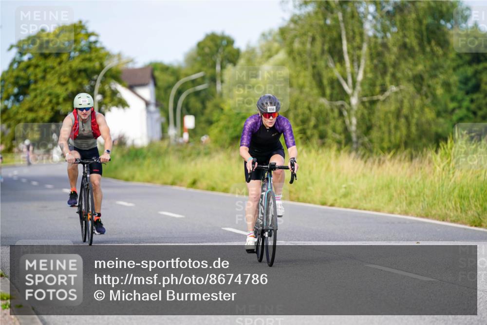 31.08.2025 - Elbe Triathlon Hamburg Michael Burmester http://msf.ph/oto/8674786 31.08.2025 10:16:37 Radfahren 562, 622, 896, 908 meine-sportfotos.de