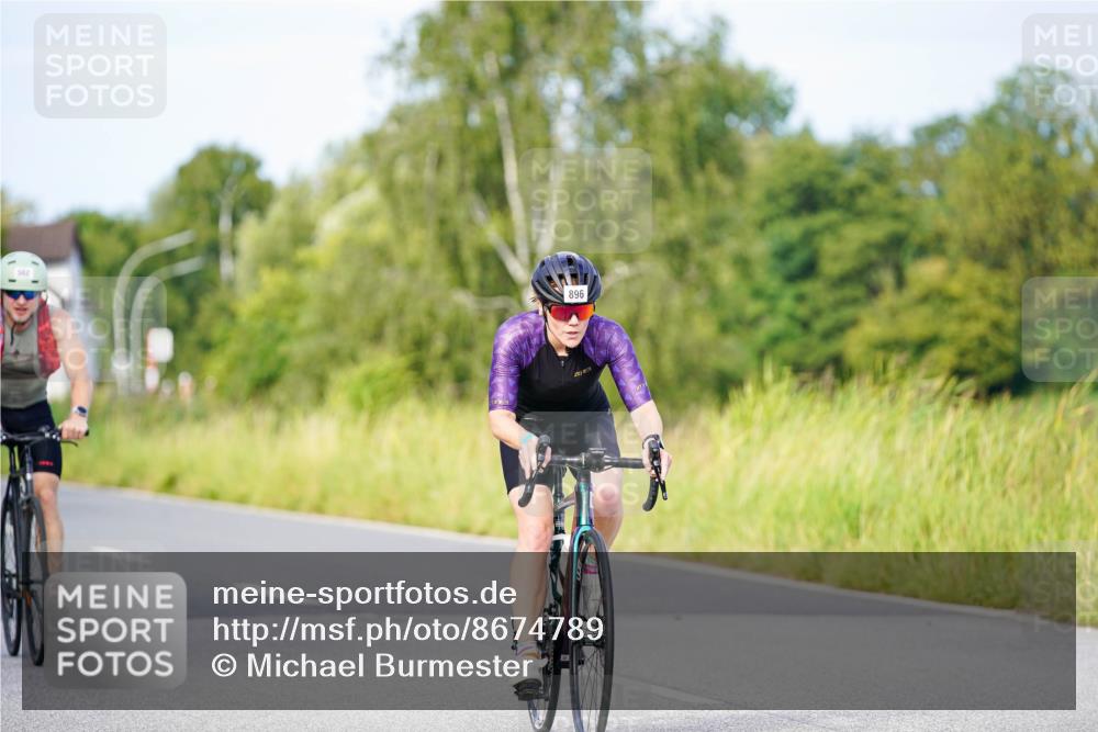 31.08.2025 - Elbe Triathlon Hamburg Michael Burmester http://msf.ph/oto/8674789 31.08.2025 10:16:37 Radfahren 562, 622, 896, 908 meine-sportfotos.de