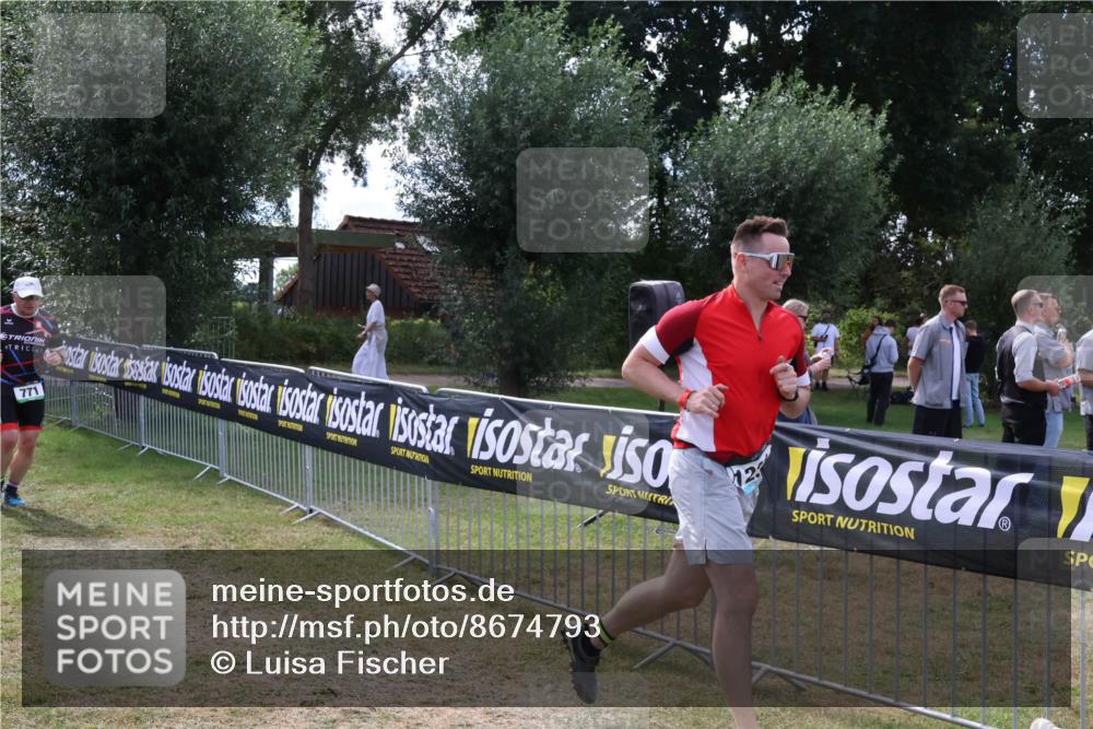 31.08.2025 - Elbe Triathlon Hamburg Luisa Fischer http://msf.ph/oto/8674793 31.08.2025 11:37:31 Laufen 771, 12 meine-sportfotos.de