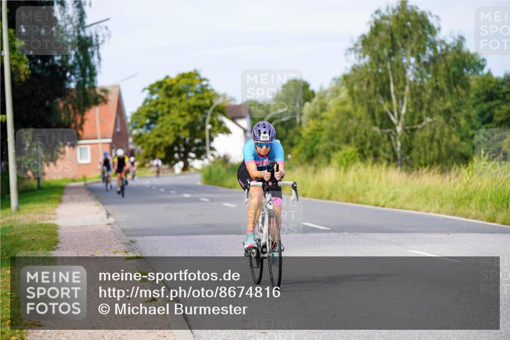 31.08.2025 - Elbe Triathlon Hamburg Michael Burmester http://msf.ph/oto/8674816 31.08.2025 10:16:43 Radfahren 666, 908 meine-sportfotos.de