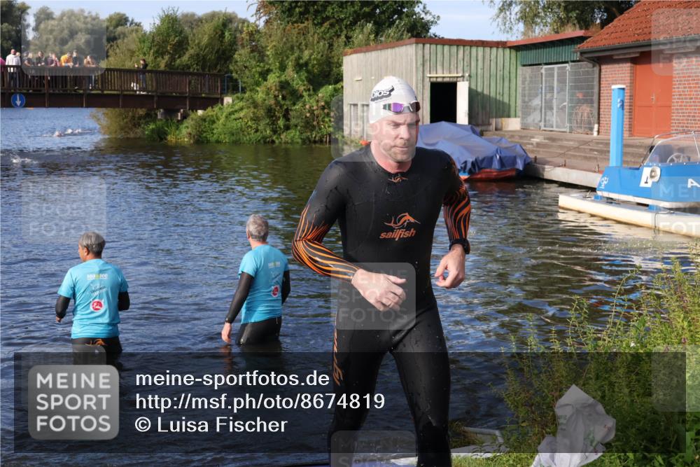 31.08.2025 - Elbe Triathlon Hamburg Luisa Fischer http://msf.ph/oto/8674819 31.08.2025 08:49:59 Schwimmen 359 meine-sportfotos.de