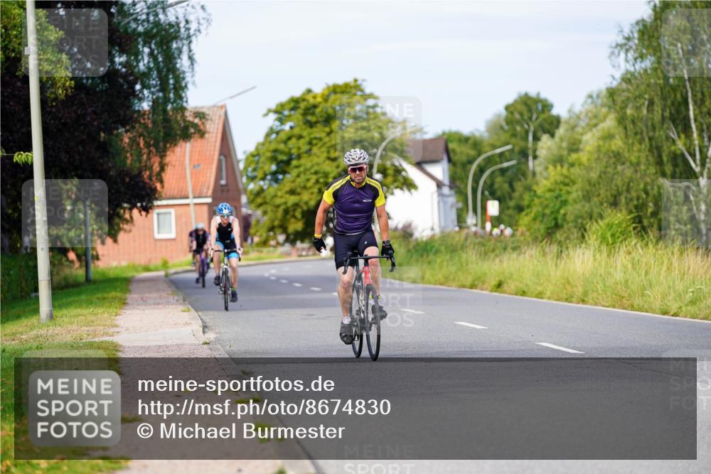 31.08.2025 - Elbe Triathlon Hamburg Michael Burmester http://msf.ph/oto/8674830 31.08.2025 10:16:47 Radfahren 666, 908, 928 meine-sportfotos.de