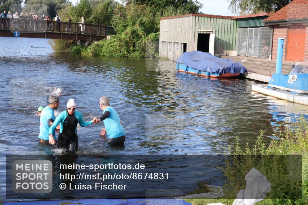 31.08.2025 - Elbe Triathlon Hamburg Luisa Fischer http://msf.ph/oto/8674831 31.08.2025 08:50:43 Schwimmen 255, 389 meine-sportfotos.de
