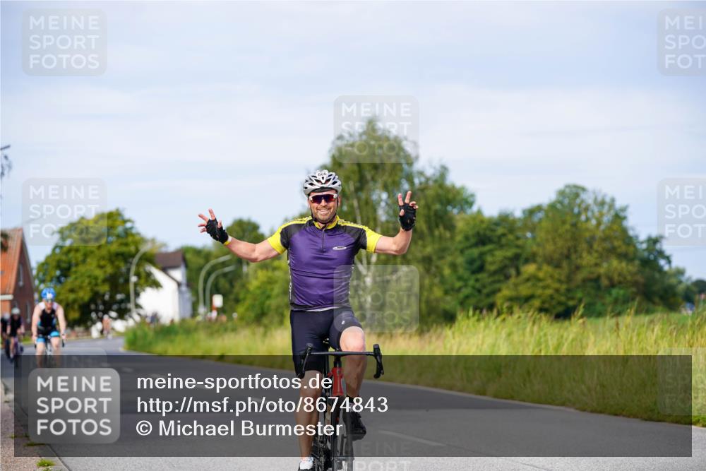 31.08.2025 - Elbe Triathlon Hamburg Michael Burmester http://msf.ph/oto/8674843 31.08.2025 10:16:49 Radfahren 666, 841, 928 meine-sportfotos.de