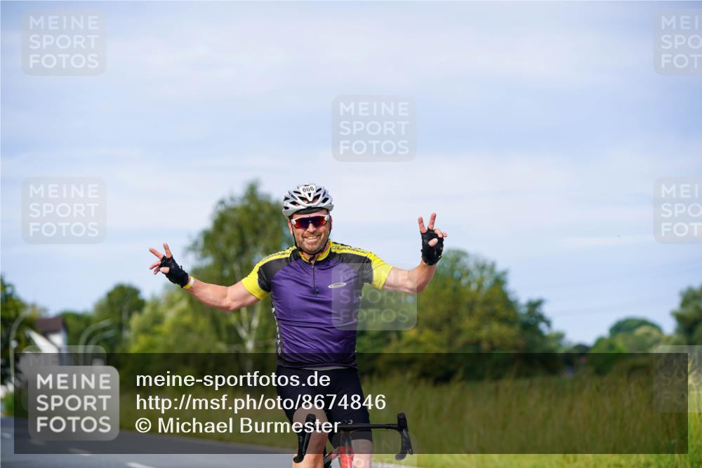 31.08.2025 - Elbe Triathlon Hamburg Michael Burmester http://msf.ph/oto/8674846 31.08.2025 10:16:49 Radfahren 666, 841, 928 meine-sportfotos.de