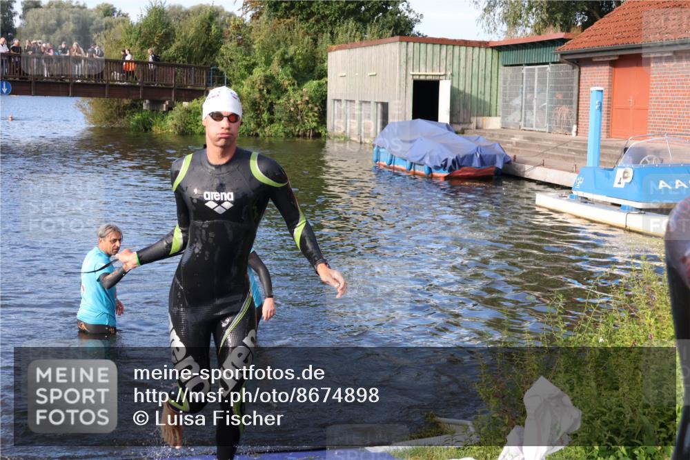 31.08.2025 - Elbe Triathlon Hamburg Luisa Fischer http://msf.ph/oto/8674898 31.08.2025 08:50:55 Schwimmen 284, 443 meine-sportfotos.de