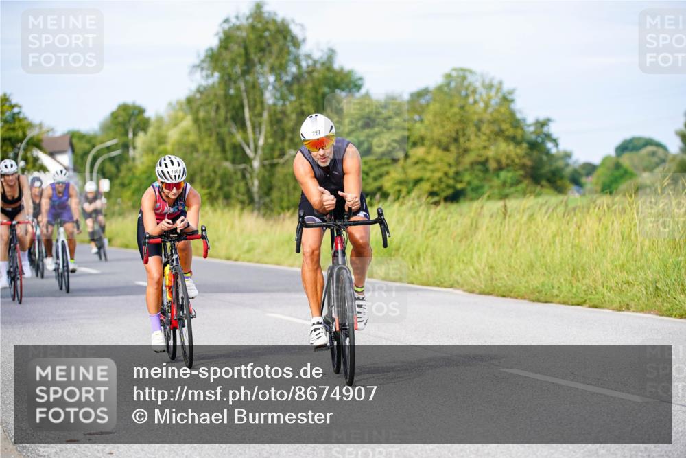 31.08.2025 - Elbe Triathlon Hamburg Michael Burmester http://msf.ph/oto/8674907 31.08.2025 10:17:09 Radfahren 671, 682, 696, 727, 739, 754, 786, 874, 877, 912 meine-sportfotos.de
