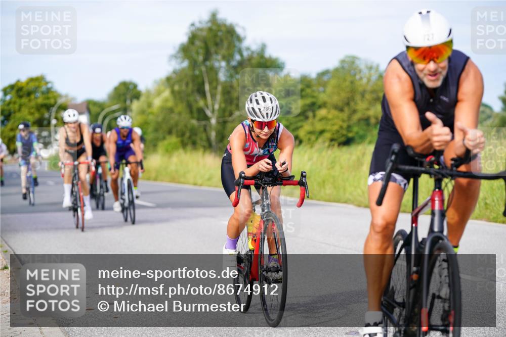 31.08.2025 - Elbe Triathlon Hamburg Michael Burmester http://msf.ph/oto/8674912 31.08.2025 10:17:09 Radfahren 671, 682, 696, 727, 739, 754, 786, 874, 877, 912 meine-sportfotos.de